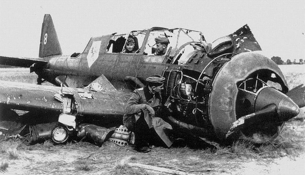 PZL.23 Karaś destruidos en tierra