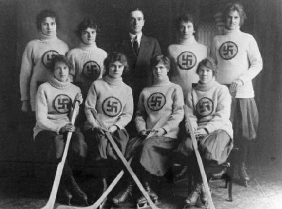 Equipo femenino de hockey sobre hielo con el mismo nombre