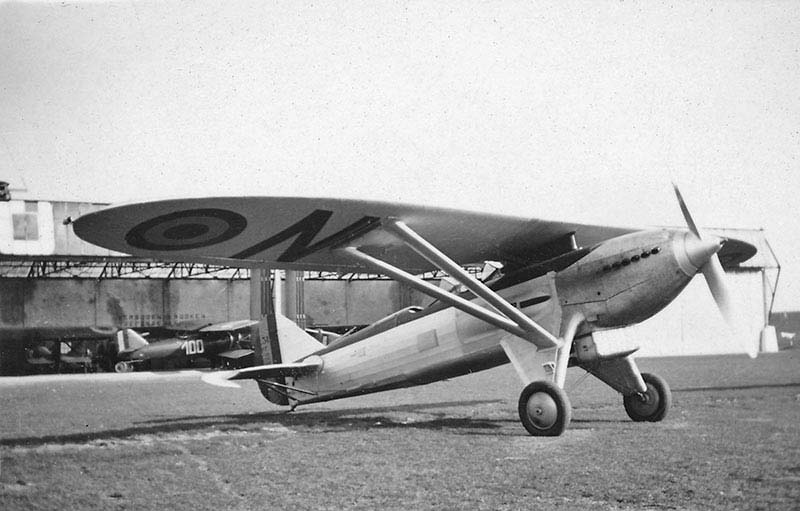 Renard R-31 N-7 en el aeropuerto de Ostende en 1936