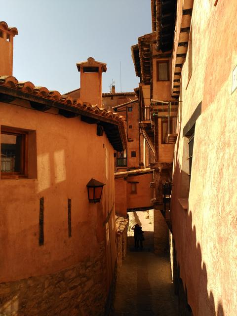 DE PUENTE POR LA SIERRA DE ALBARRACÍN, TERUEL Y ALREDEDORES CON NIÑOS - Blogs de España - 7 horas en Albarracín y diario de un topo (acueducto romano Gea-Albarracín) (13)