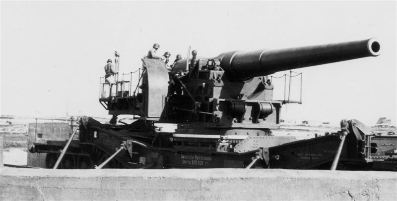 Un 24-cm Kanone E 558 f en St Nazaire