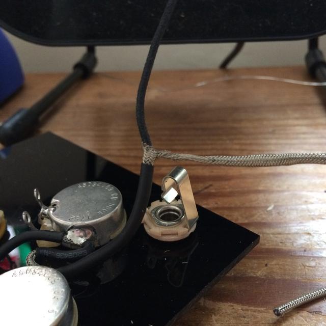 wiring a Gibson SG jack socket
