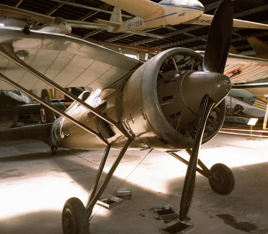 PZL P-11C está en exhibición en el Muzeum Wojska Polskiego en Varsovia, Polonia