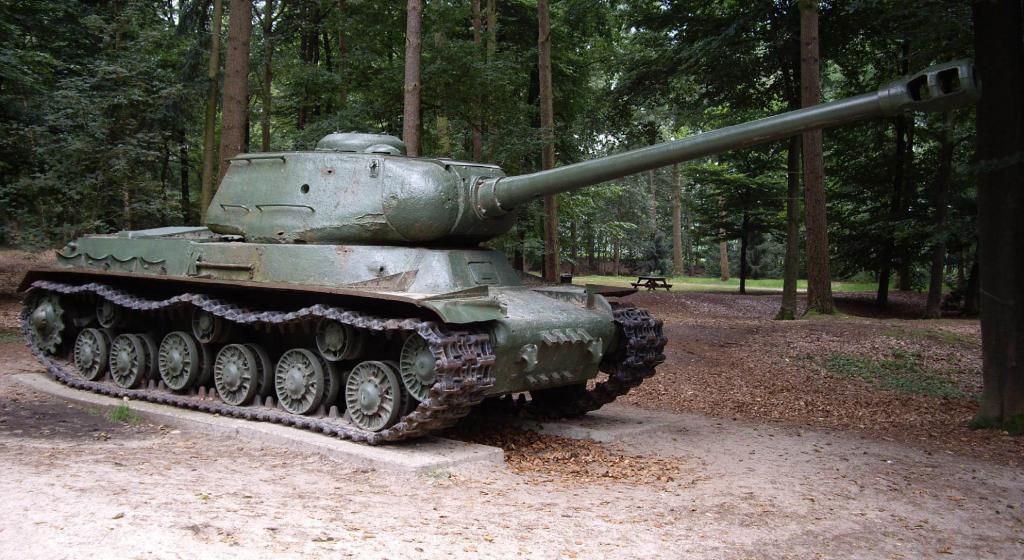 IS-2 m1943 conservado en el National War and Resistance Museum, Overloon, Holanda