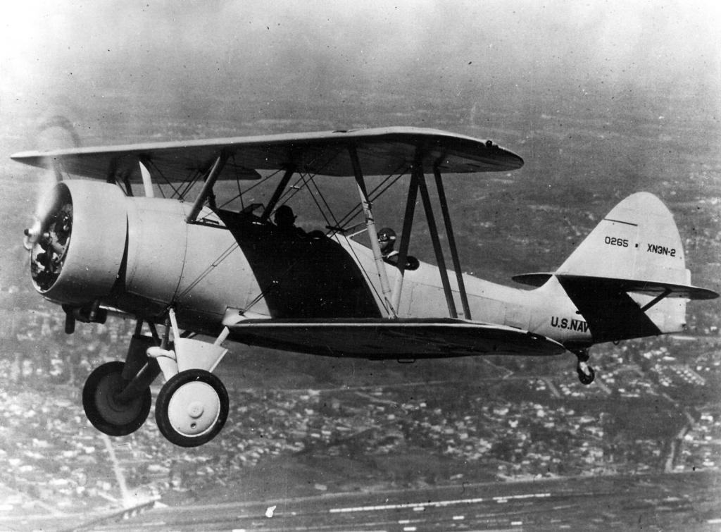 Un XN3N-2 Canary 0265 en vuelo, estacionado en el Aeródromo de Mustin, en Filadelfia, el 11 de Agosto de 1936
