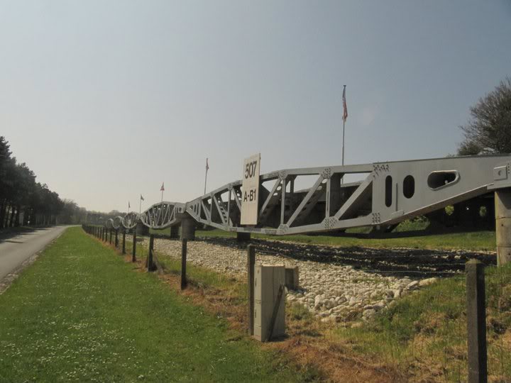 Puente marino utilizado para transportar desde el mar tanques estadounidenses, utilizado en el Desembarco de Omaha