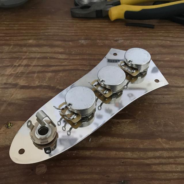 wiring a Jazz Bass control plate