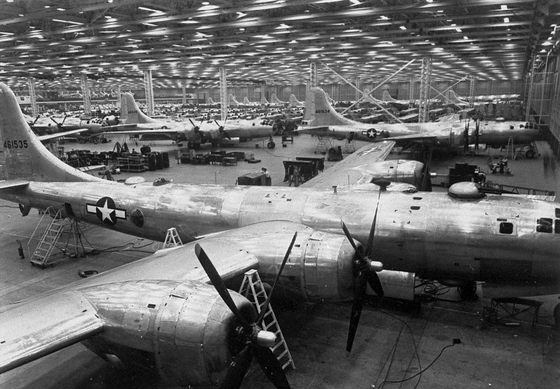 Camuflando una fábrica de aviones - La Segunda Guerra Mundial