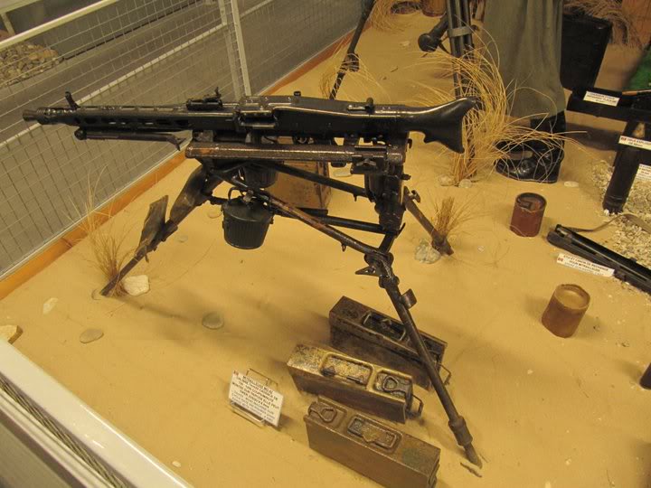 Ametralladora alemana MG 42 calibre 7 mm