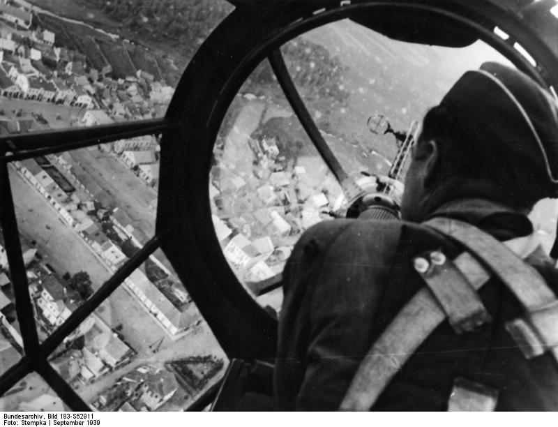 Vista desde el interior de un He 111 sobrevolando Polonia, septiembre de 1939