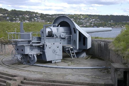 Uno de los cañones de 280 mm de la Fortaleza de Oscarsborg que disparó contra el Blücher y que todavía permanece en su lugar Uno de los cañones de 280 mm de la Fortaleza de Oscarsborg que disparó contra el Blücher y que todavía permanece en su lugar