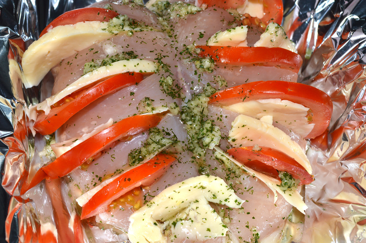 Куриная грудка в духовке с помидорами и сыром рецепты с фото