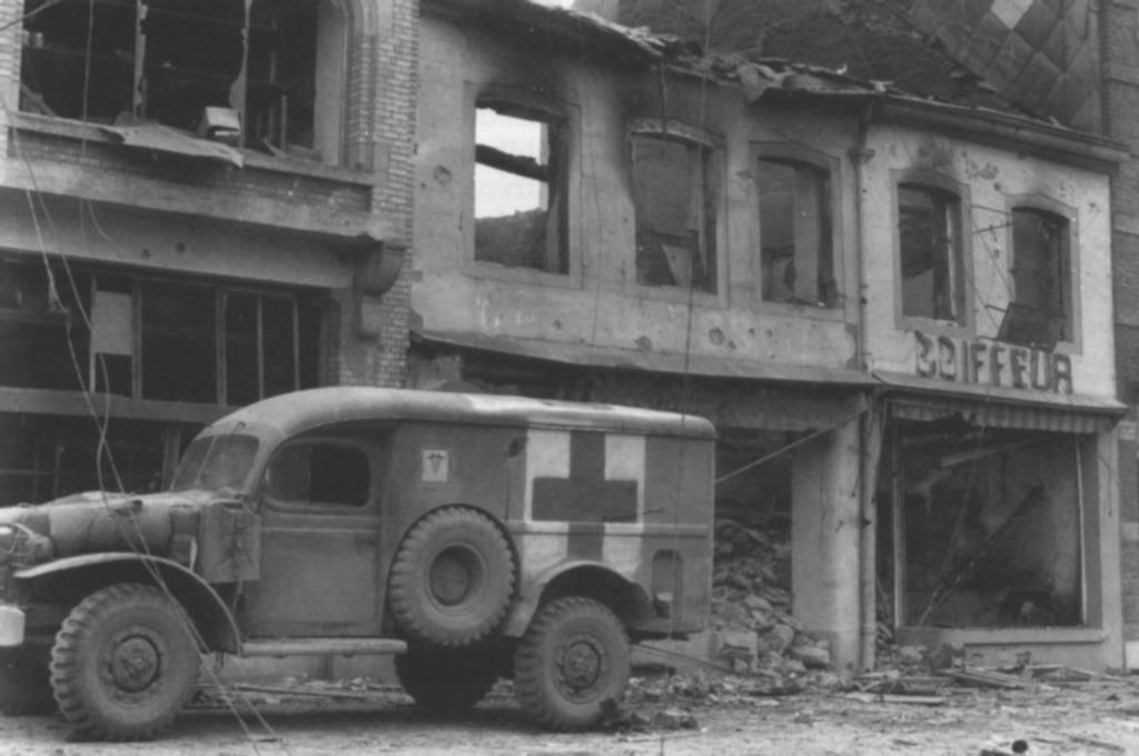 Dodge WC-54 en algún lugar de Normandía pocos días después de la invasión