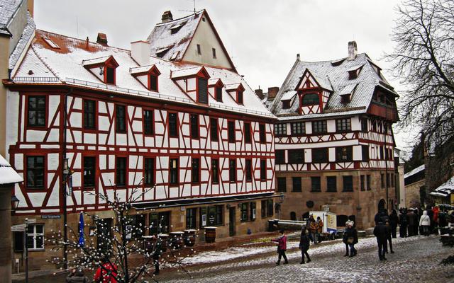 Núremberg, de ciudad Imperal a ciudad de la Navidad - Blogs de Alemania - Paseos entre la historia y las calles de Núremberg I (50)