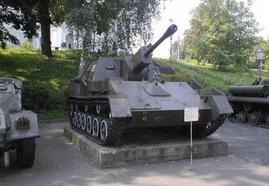 SU-76M conservado en el Korsun-Shevchenkivskyi, Cherkasy Oblast, Ucrania
