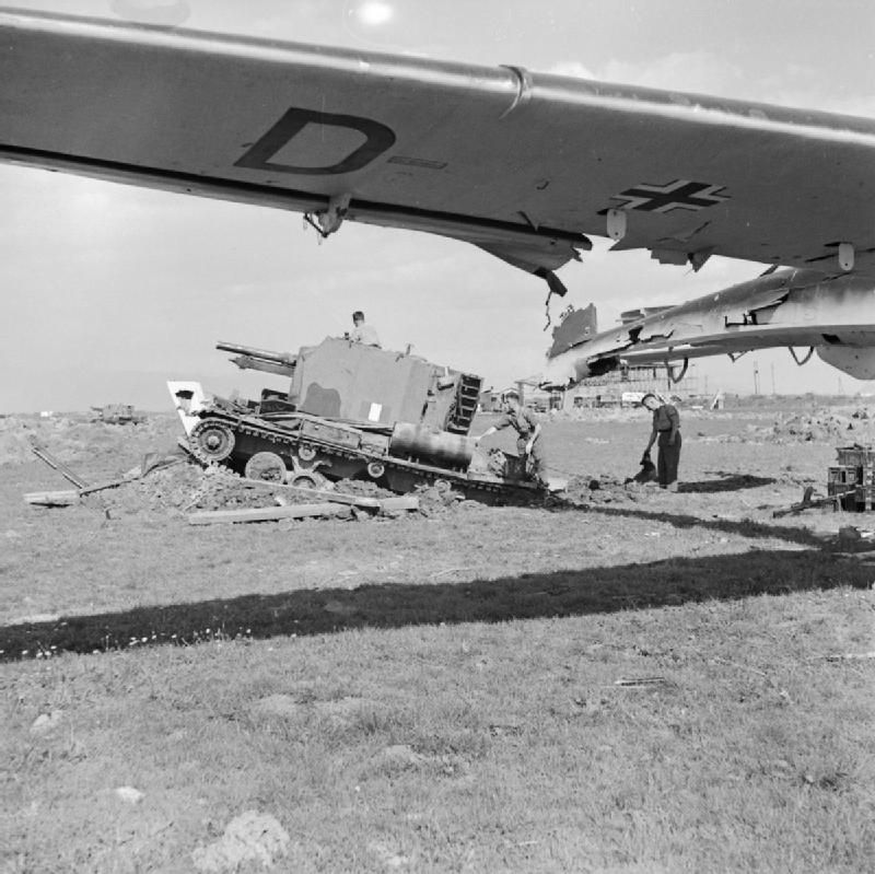 Un Bishop desplegado en un aeródromo alemán abandonado en Sicilia, octubre de 1943
