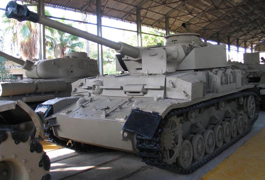 PzKpfw IV Ausf. J, T-40 75  conservado en el Batey ha-Osef Museum, Tel Aviv, Israel 