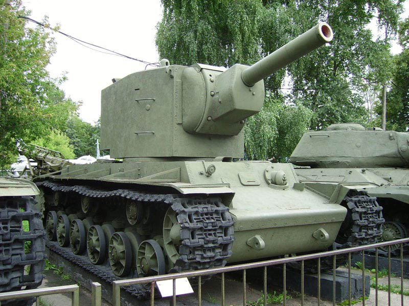 KV-2 conservado en el Central Armed Forces Museum, Moscú, Rusia