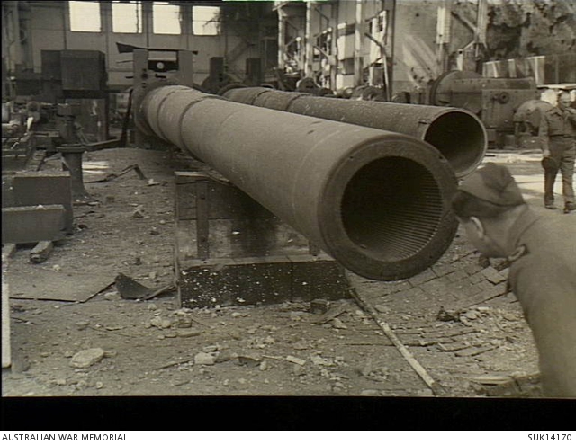 Un 32cm Kanone E 651 f capturado por los aliados en la factoría Krupp, en Essen, abril 1945
