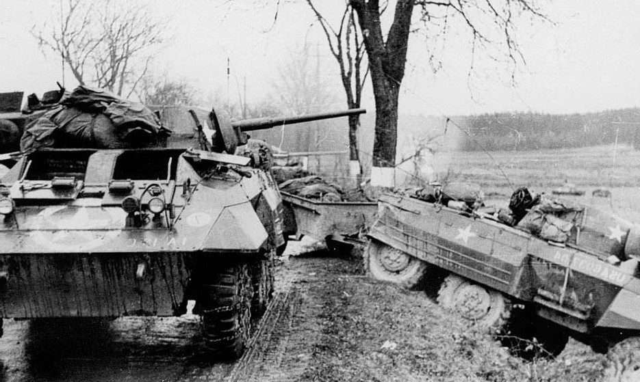 Columna del 14º Grupo de Caballería destruidos por el Kampfgruppe Peiper durante el 18 de diciembre entre Recht y Pateau