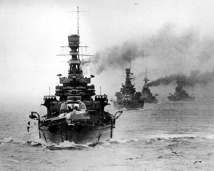 Maniobras del HMS Repulse en 1920
