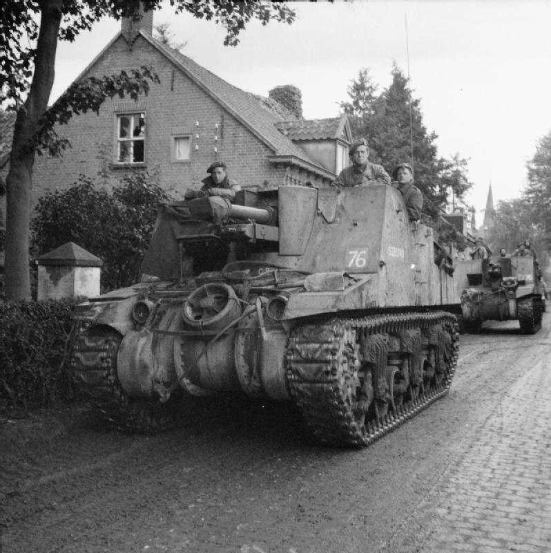Sexton perteneciente a la 11º Division Blindada en su avance por Gemert, 26 de Septiembre de 1944