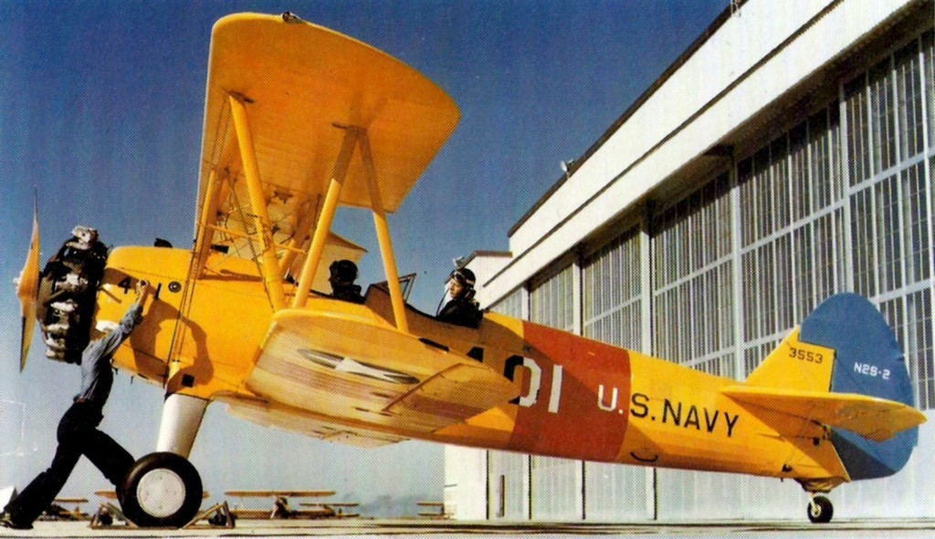 Stearman N2S-2 Kaydet BuNo 3553 de la US Navy en la Base Aeronaval de Naval Corpus Christi, Texas