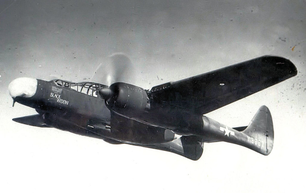 Vuelo de un YP-61 Black Widow en 1943