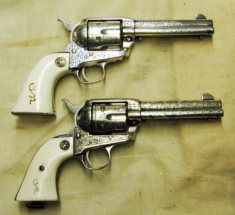 Los auténticos revólveres de Patton. Se trata de dos Colt de calibre .45 Modelo 1873 de simple acción