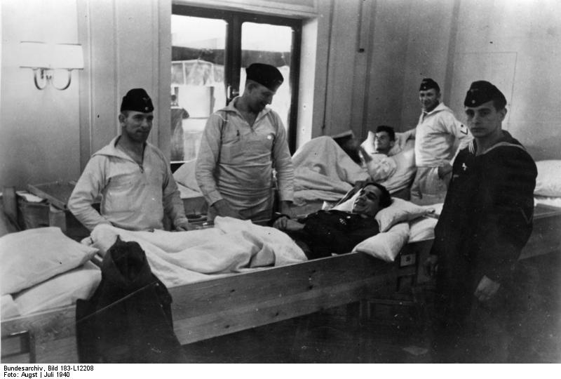 Soldado alemanes heridos, han sido embarcado en Narvik en el Wilhelm Gustloff en Julio de 1940