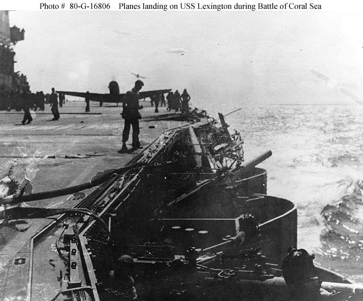 Aterrizaje de aviones del USS Lexington durante la Batalla del Mar del Coral