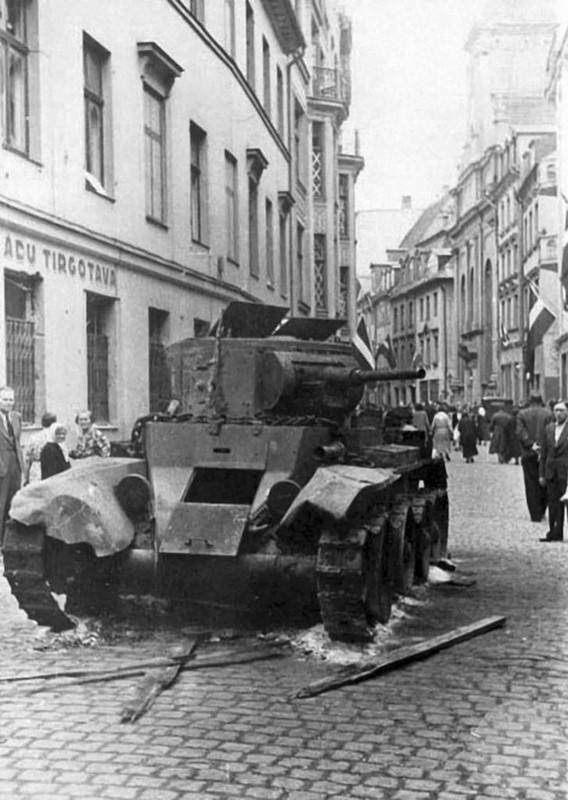 Un BT-7 modelo 1935 destruido en Riga, el 30 de Junio de 1941