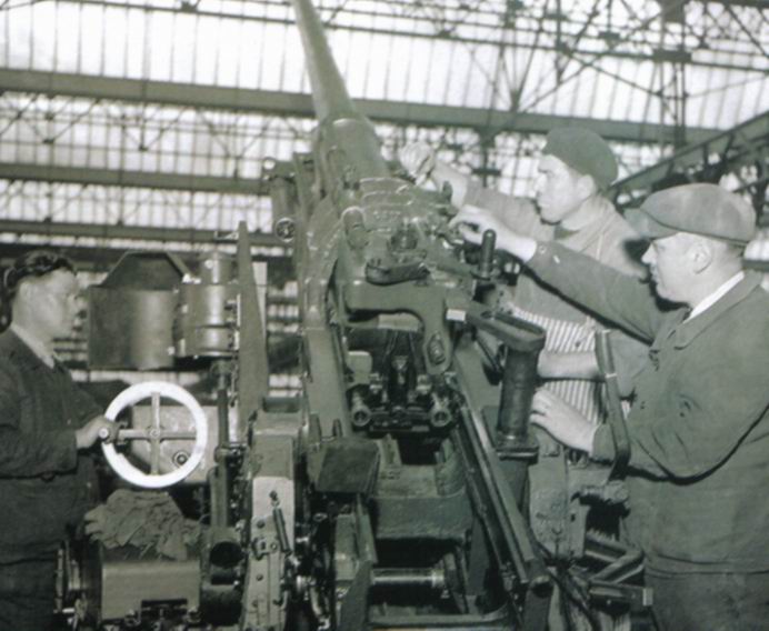 Cañón 75 mm M1932 durante su montaje