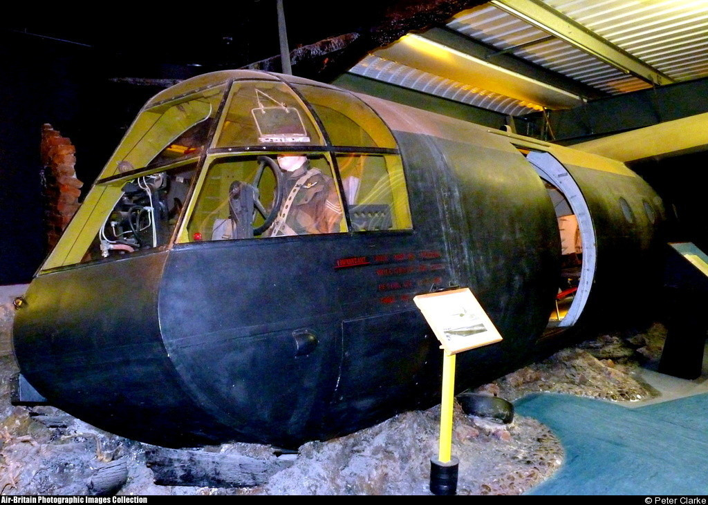 Airspeed Horsa Mark II KJ351 se exhibe en el Museum of Army Flying en Hampshire, Inglaterra