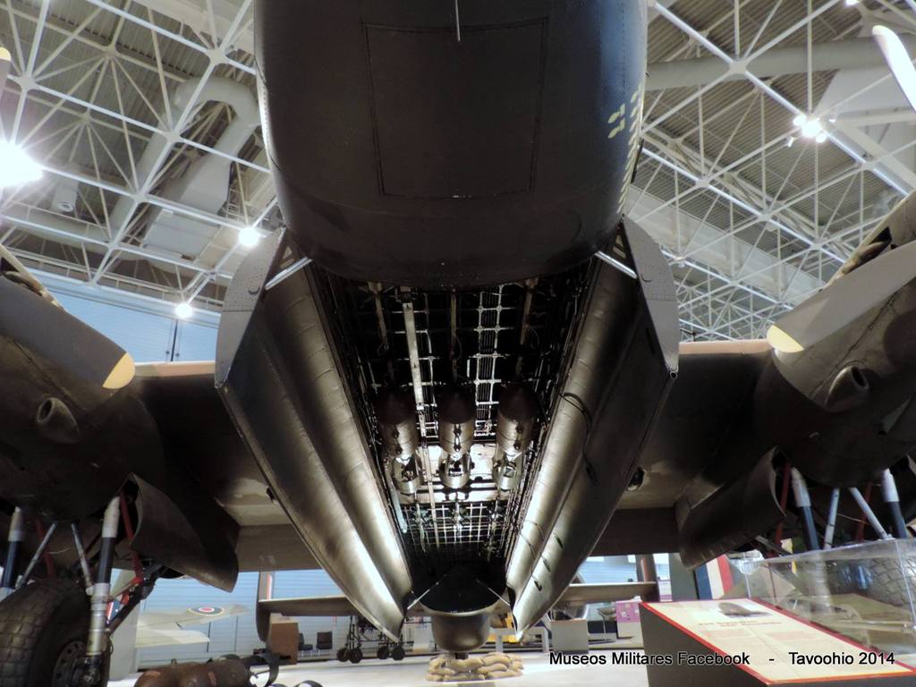Avro 683 Lancaster X fue puesto a disposición del 425 Escuadrón Alouette de la  RCAF en Mayo de 1945