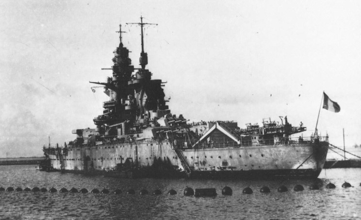 En Octubre de 1943, el Richelieu después de su reparación en Nueva York