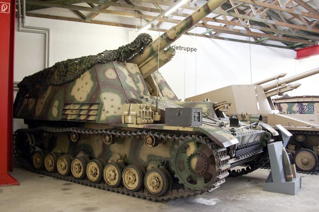 Un Hummel conservado en el Deutsches Panzermuseum, Alemania