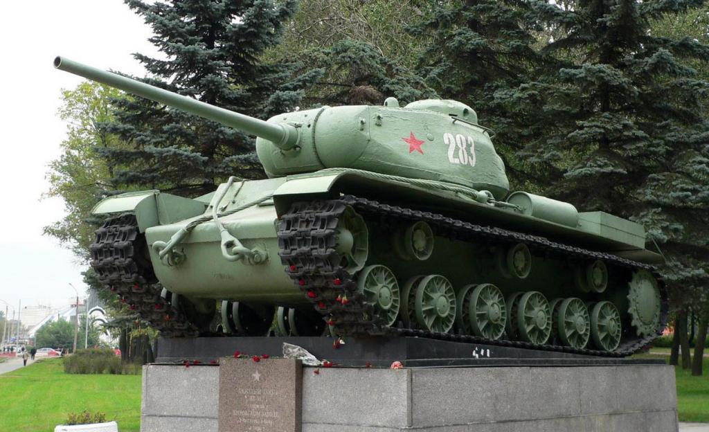KV-85 conservado en el Avtovo, St.-Petersburg, Leningrad Oblast, Rusia