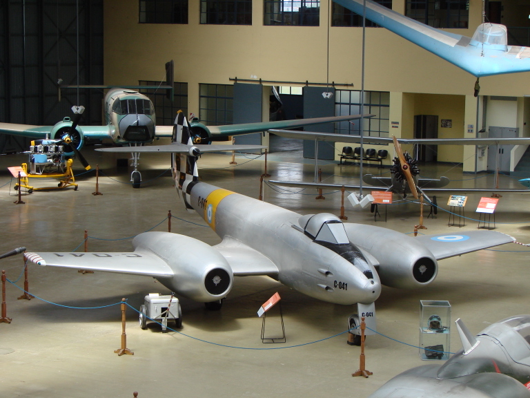 Gloster Meteor F.4 Nº C-041 de la Fuerza Aérea Argentina conservado en el Museo Nacional de Aeronáutica, Buenos Aires