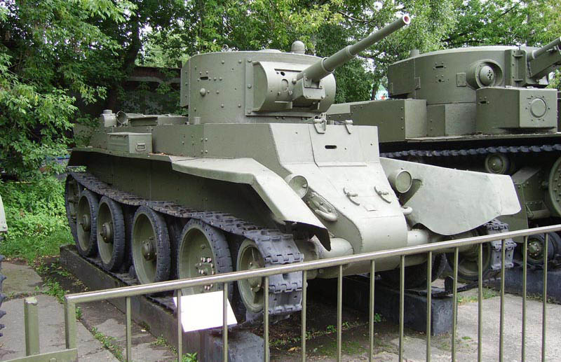 BT-7 Modelo 1935 conservado en el Central Armed Forces Museum, Moscú, Rusia
