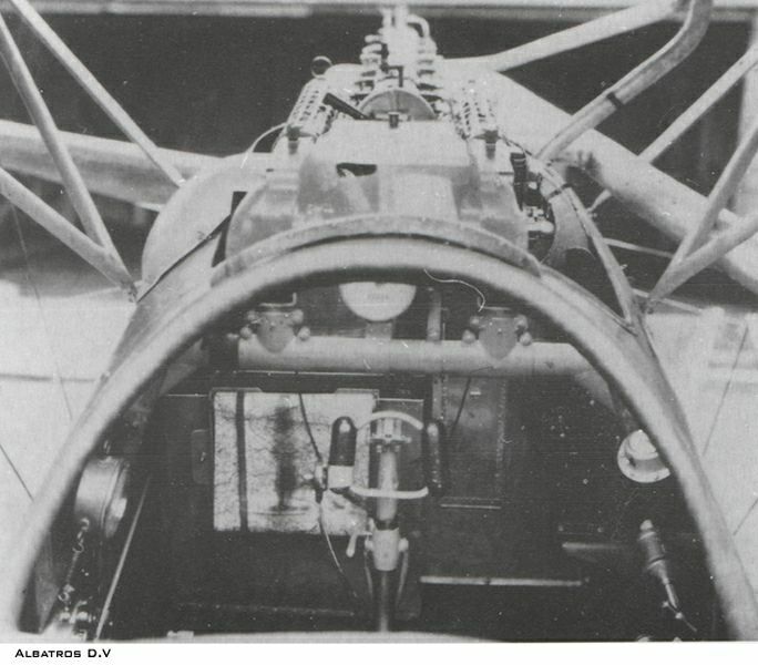 Vista de los mandos de un Albatros D.V.