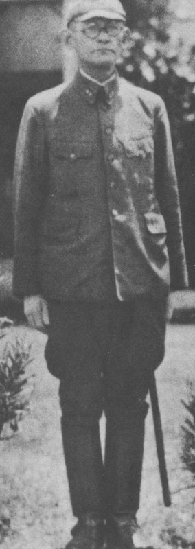 Teniente General Harukichi Hyakutake, jefe del Decimoséptimo ejército japonés encargado de recuperar Guadalcanal