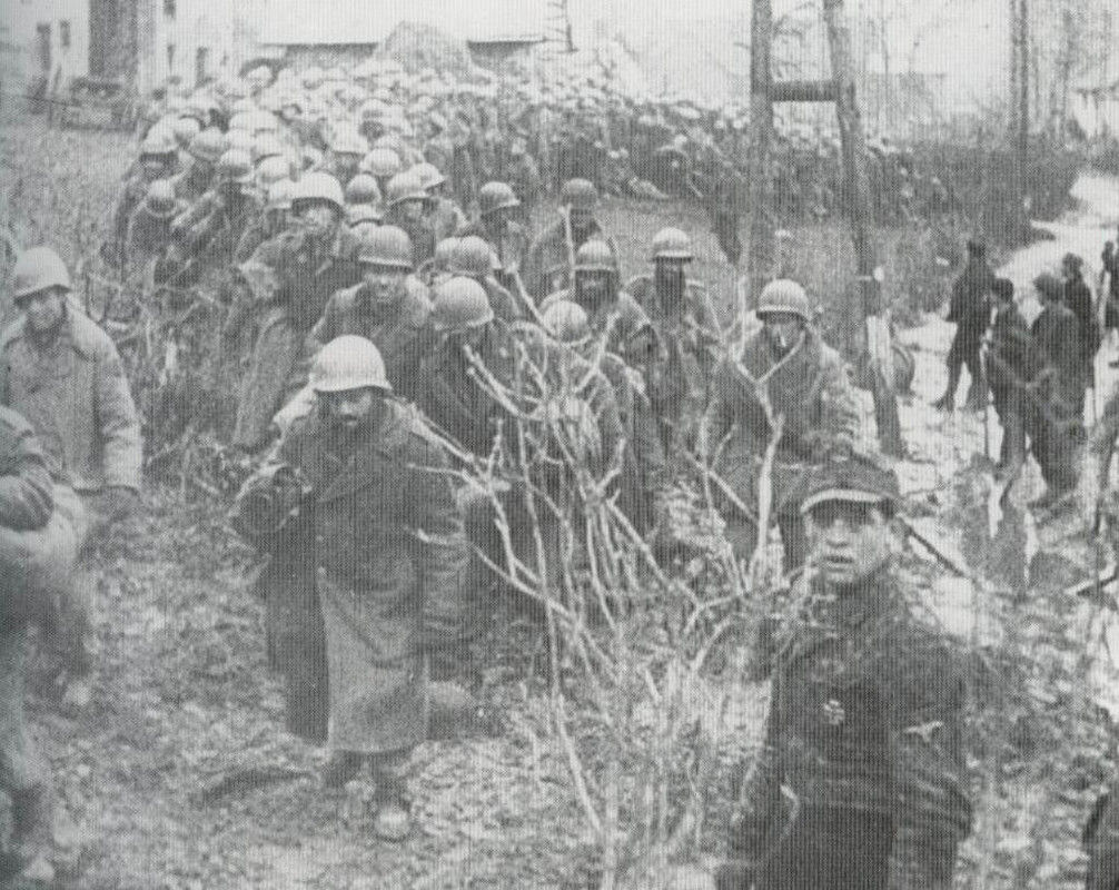 Prisioneros americanos capturados en los primeros días por la 1ª División Panzer