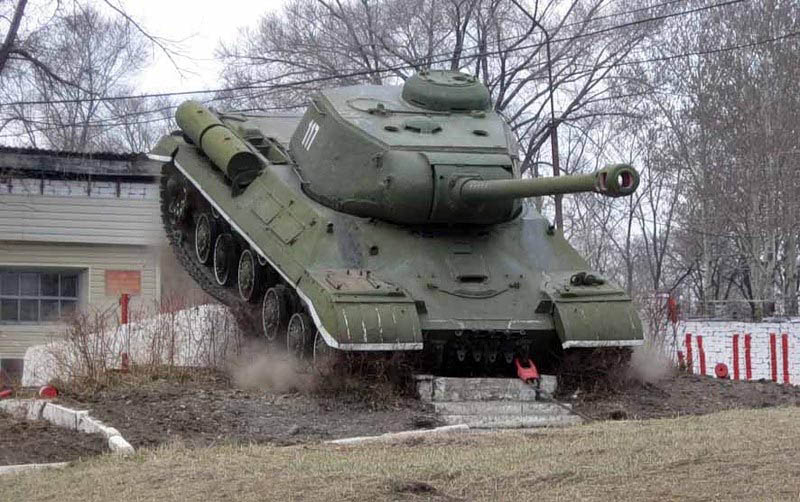 IS-2M m1943 conservado en Ussuriysk, Primorsky Krai, Rusia