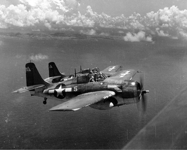 Dos Grumman F4F Wildcat pertenecientes al USS White Plains, en Junio de 1944