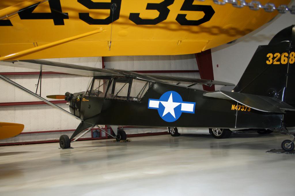 Aeronca L-3B Grasshopper se exhibe en el Cavanaugh Flight Museum en Addison, Texas
