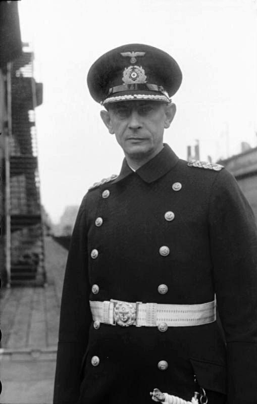 Capitán de Navío Otto Ernst Lindemann, comandante del DKM Bismarck
