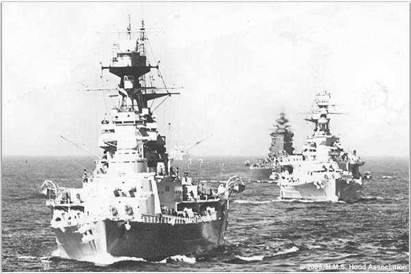 HMS Hood, HMS Repulse y HMS Nelson en maniobras