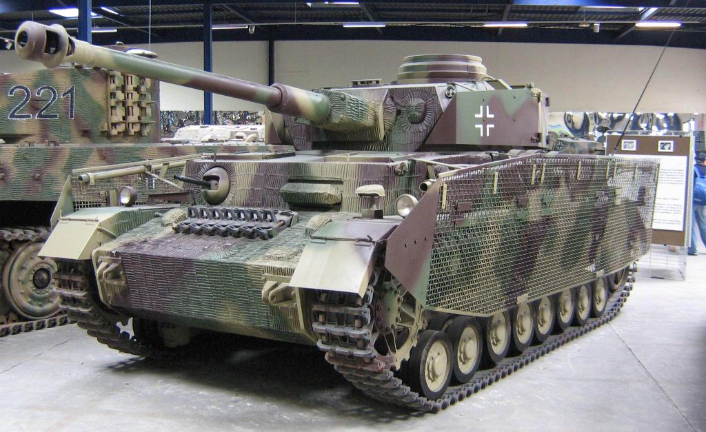 PzKpfw IV Ausf. J conservado en el Musée des Blindés, Saumur, Francia 