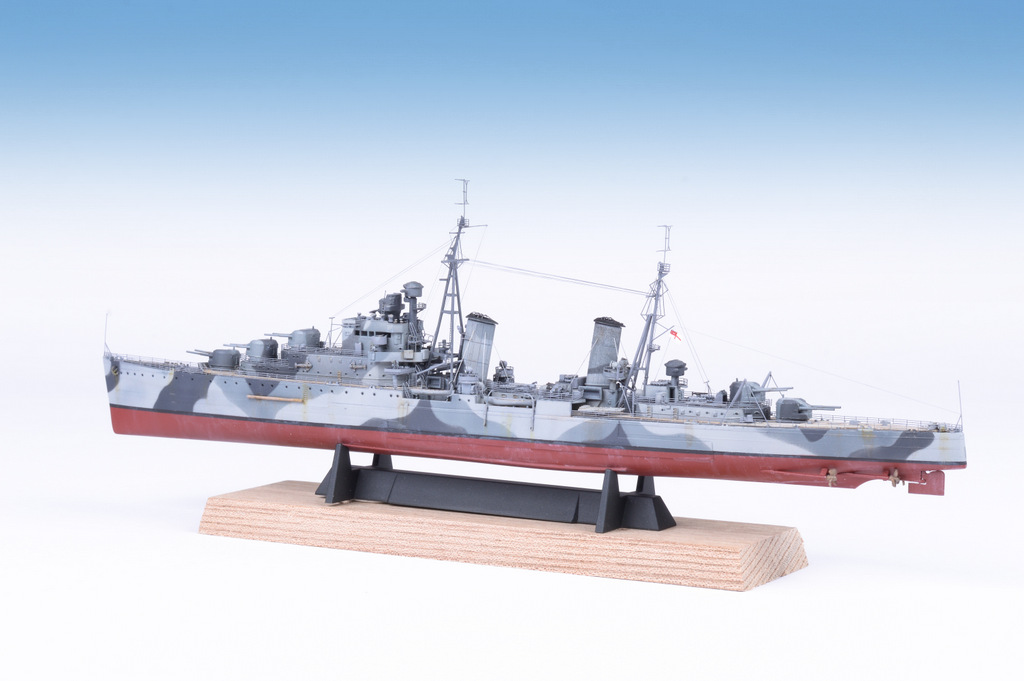 1/700th Flyhawk HMS Naiad 1940 (Limited Edition) - Ready for